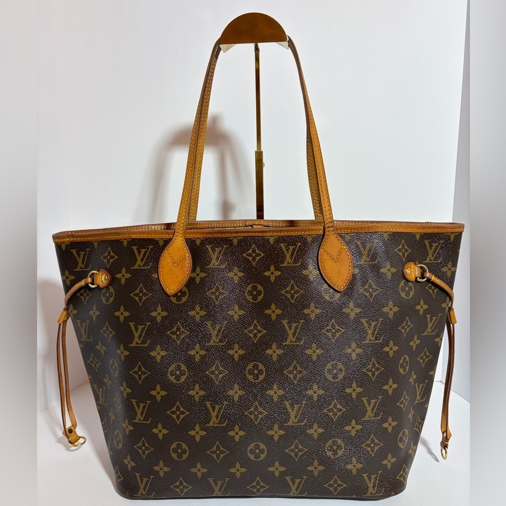 AUTHENTIC Louis Vuitton Monogram MM Neverfull